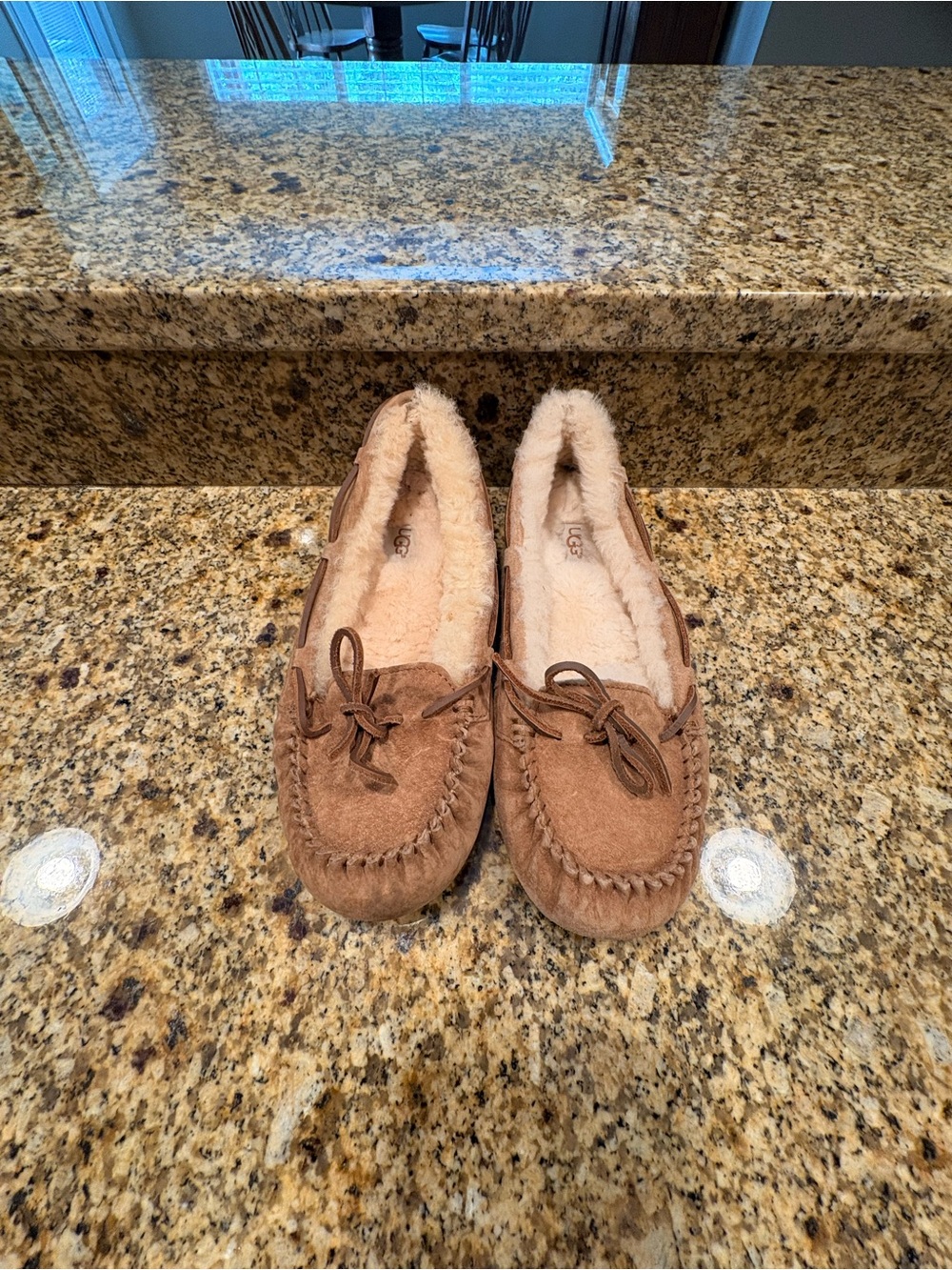 UGG Bella II Shoes Tan Suede Sherpa Moccasins 8-8.5 VGUC